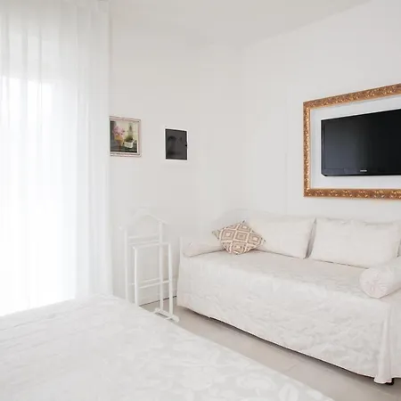 Albatros Hotel 3*